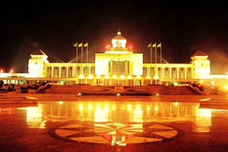 火車站廣場(chǎng)夜景