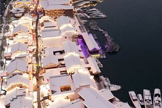 銀裝素裹的常德河街