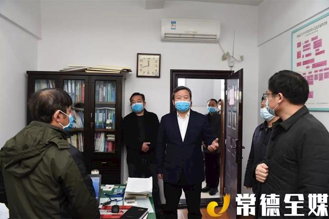 曹立軍調(diào)度當前疫情防控工作：堅決克服松懈厭戰(zhàn)情緒 不折不扣落實各項防控措施