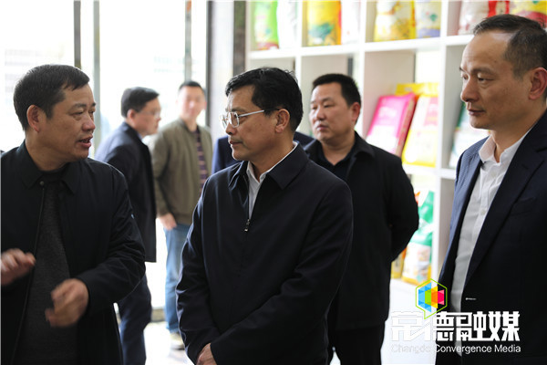 市領(lǐng)導赴津市澧縣調(diào)研農(nóng)業(yè)農(nóng)村工作 農(nóng)業(yè)產(chǎn)業(yè)化龍頭企業(yè)要增強帶動性