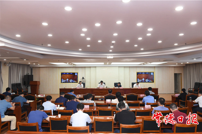 鄒文輝在市安委會(huì)全體（擴(kuò)大）會(huì)議上強(qiáng)調(diào)：采取有力有效常態(tài)化措施 確保全市安全生產(chǎn)形勢穩(wěn)定向好