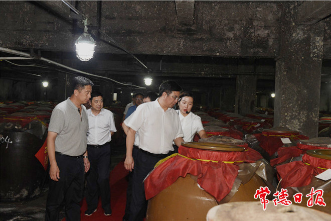 鄒文輝到常德經(jīng)開區(qū)調(diào)研時(shí)強(qiáng)調(diào)：伴隨企業(yè)成長 搶抓產(chǎn)業(yè)機(jī)遇 為開放強(qiáng)市產(chǎn)業(yè)立市做出更大貢獻(xiàn)