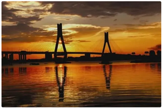 夕陽(yáng)下的桃花源大橋