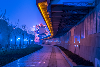 夜幕下的常德詩(shī)墻