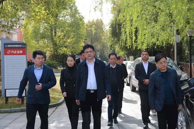 堅(jiān)定不移支持清科基金小鎮(zhèn)發(fā)展壯大