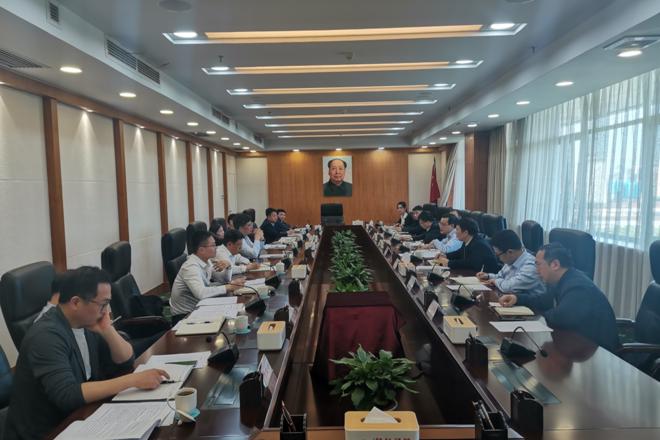 鄒文輝會見省國資委、海利集團有關(guān)負責人：堅持新的標準和要求 著力推動企業(yè)結(jié)構(gòu)調(diào)整