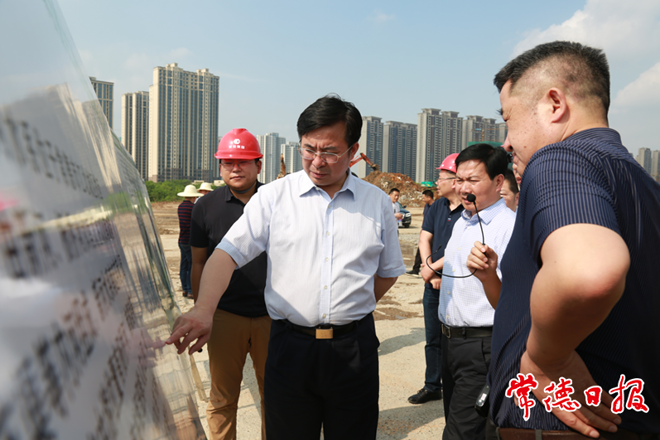 鄒文輝調(diào)研城建項(xiàng)目建設(shè)時(shí)強(qiáng)調(diào)：在城市“微建設(shè)微管理微服務(wù)”上走出城市建設(shè)新路子