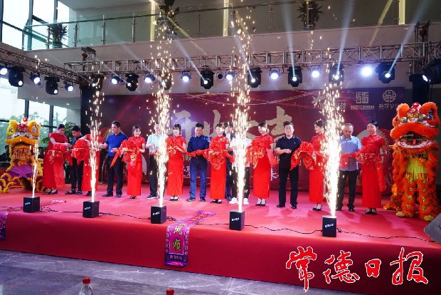 湖南映秀暨VV語音網(wǎng)紅直播項(xiàng)目總部開業(yè)