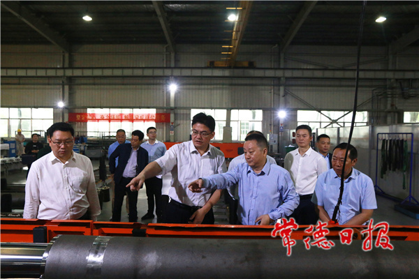 市領(lǐng)導(dǎo)調(diào)度中高端液壓油缸智能制造產(chǎn)業(yè)園項目：加快推進項目建設(shè) 推動企業(yè)做大做強