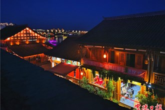 河街之斑斕夜色