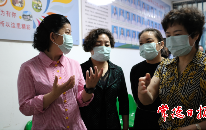 市領(lǐng)導(dǎo)督辦人大代表重點建議時指出：竭盡所能讓弱勢群體更體面地生活