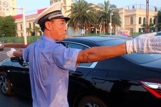 身邊的共產(chǎn)黨員