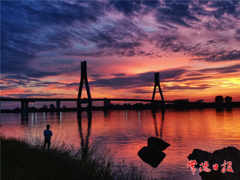 16李世明-垂釣一江晚霞-1 (1).jpg