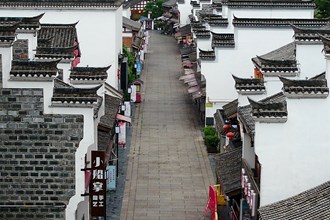 “休眠”中的常德河街迎來第十二次終末消毒作業(yè)