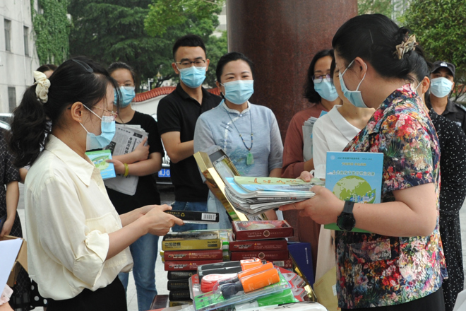市人大常委會(huì)機(jī)關(guān)開(kāi)展“全國(guó)低碳日”活動(dòng)