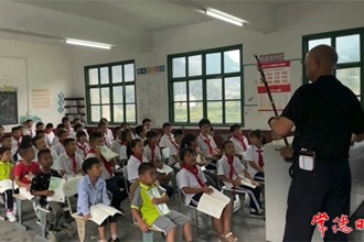 將武術(shù)和音樂送到石門山區(qū)留守兒童