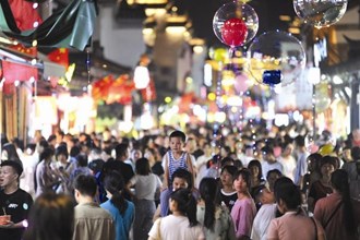 常德河街國慶忙