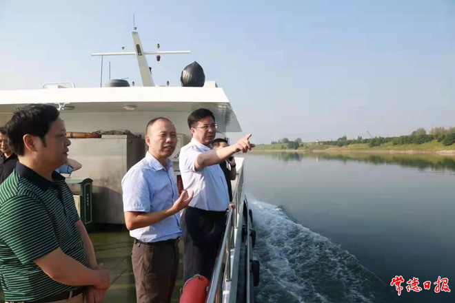 鄒文輝沿沅水調(diào)研旅游航線規(guī)劃