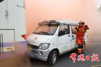 鼎城區(qū)多方聯(lián)合開展消防應(yīng)急演練