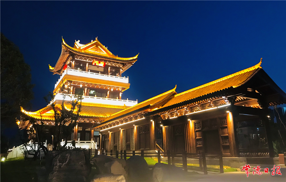 sj胡曉新-夜色古閣-1.jpg