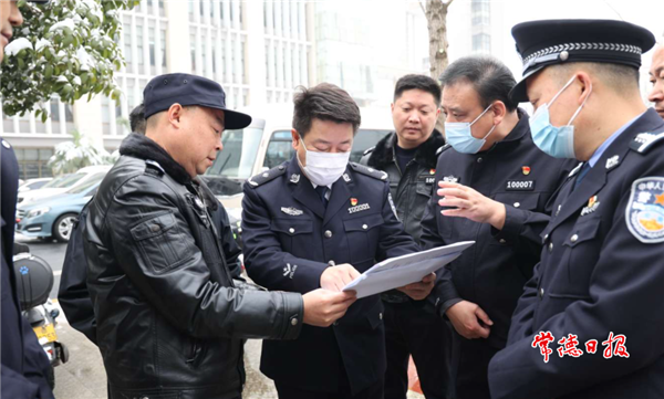 市領(lǐng)導(dǎo)督導(dǎo)檢查兩會安保工作