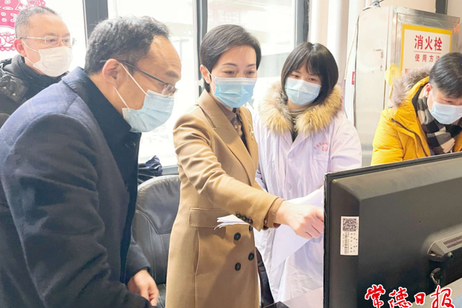 市領(lǐng)導(dǎo)督導(dǎo)惡劣天氣春運(yùn)保暢與疫情防控工作