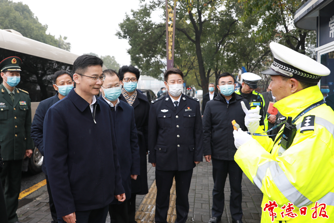 曹志強周振宇等市領導集中開展新春慰問 向全市人民致以新春問候和美好祝愿