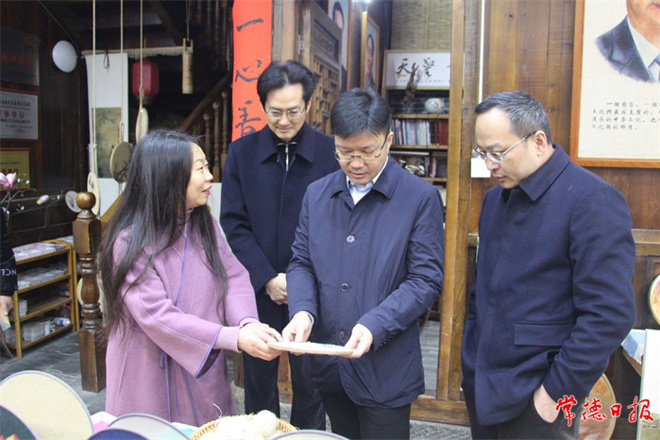 市領(lǐng)導(dǎo)調(diào)研文化企業(yè)節(jié)后復(fù)工復(fù)產(chǎn)情況時強(qiáng)調(diào) 讓人民群眾享受更高質(zhì)量的文化服務(wù)