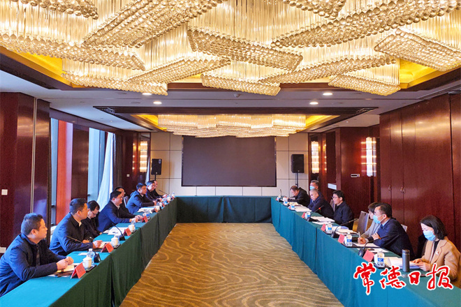 曹志強與省第九批援藏工作隊一行交流座談　一如既往支持援藏工作 共同努力推動隆子縣經(jīng)濟社會發(fā)展