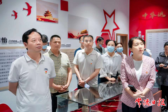 市政協(xié)機(jī)關(guān)黨委開展黨性教育活動(dòng)