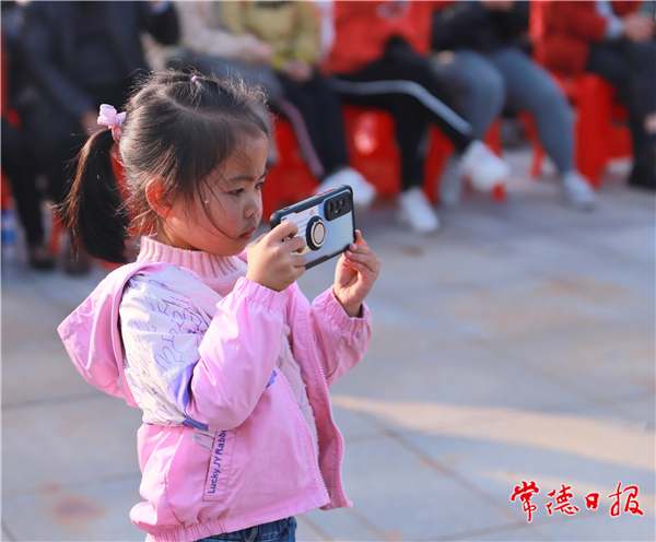 魯紅英-小小攝影家-1.jpg 魯紅英-小小攝影家-1.jpg