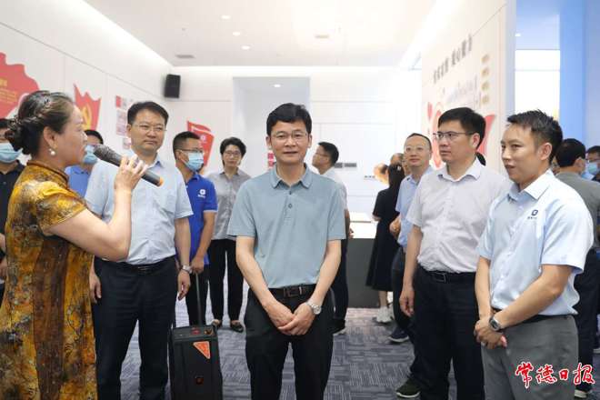 全市“五好”園區(qū)攻堅(jiān)暨上半年經(jīng)濟(jì)工作調(diào)度會(huì)繼續(xù)進(jìn)行 觀摩考察“五好”園區(qū)攻堅(jiān)新成果