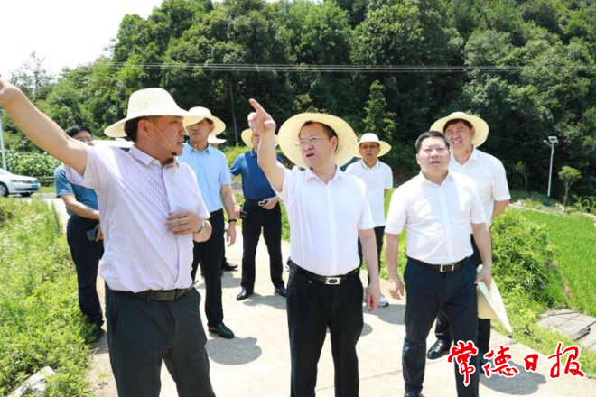 周振宇前往澧縣萬家崗村督導(dǎo)鞏固脫貧成果“大走訪”活動強(qiáng)調(diào)　發(fā)動群眾參與家鄉(xiāng)建設(shè)和發(fā)展