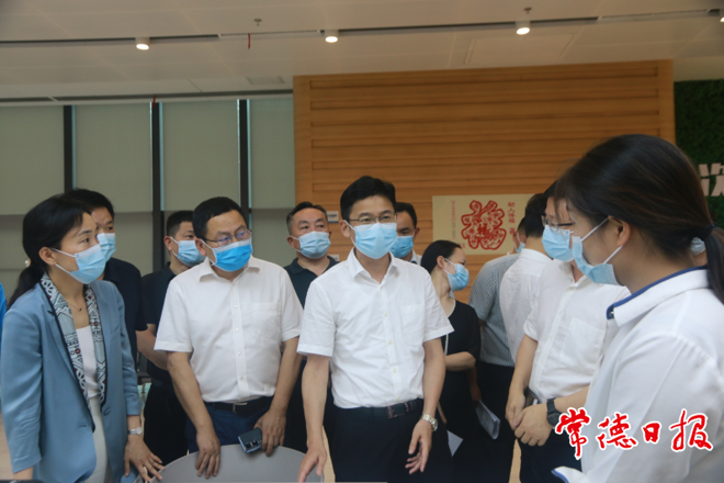 曹志強(qiáng)督導(dǎo)調(diào)研《打造一流營商環(huán)境的若干政策措施》落實(shí)情況 堅(jiān)定信心 保持定力 持之以恒推動(dòng)全市營商環(huán)境持續(xù)改善