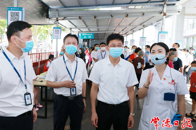 曹志強調(diào)研疫情防控和衛(wèi)健工作時強調(diào)：常態(tài)長效抓好疫情防控 用心用情維護人民健康