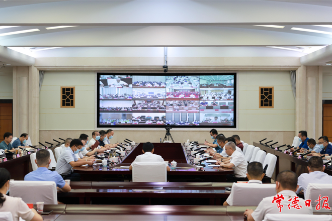 曹志強(qiáng)在市委黨建工作領(lǐng)導(dǎo)小組暨基層黨建重點工作推進(jìn)會上強(qiáng)調(diào)：以高質(zhì)量黨建工作引領(lǐng)和推動經(jīng)濟(jì)社會高質(zhì)量發(fā)展