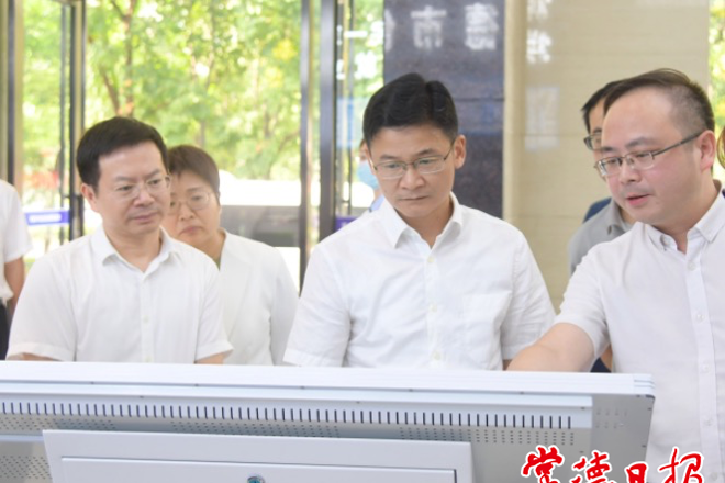 曹志強調(diào)研人社工作時強調(diào)：堅持人社事業(yè)為人民 千方百計惠民生促發(fā)展