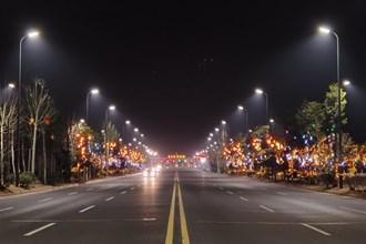 【社會】安鄉(xiāng)縣春節(jié)彩燈帶裝扮美輪美奐