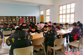 【文化】校友灑書(shū)香 溫暖山里娃