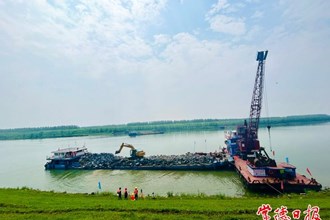 【圖片新聞】洞庭湖重點(diǎn)垸堤防加固工程建設(shè)正酣