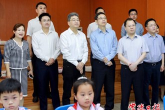 教育部副部長(zhǎng)吳巖率專家組來?？疾煺{(diào)研并強(qiáng)調(diào)：加快推進(jìn)教育數(shù)字轉(zhuǎn)型和智能升級(jí)