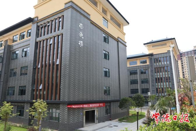 79ec69b42f8242e584e348a8666f242c.jpg 79ec69b42f8242e584e348a8666f242c.jpg