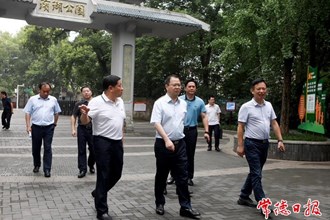 周振宇調(diào)研市中心城區(qū)園林綠化工作時指出：增綠提質(zhì) 打造中心城區(qū)亮點景觀