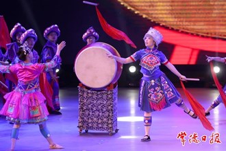 【攝影報(bào)道】湖南幼專藝術(shù)學(xué)院舉辦2023屆畢業(yè)歡送晚會(huì)