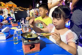 【社會(huì)】常德河街親子下廚增強(qiáng)孩子動(dòng)手能力