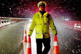 【發(fā)現(xiàn)常德之美·紅綠燈下的守護(hù)】第九期 戰(zhàn)冰雪 保暢通