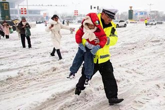 【發(fā)現(xiàn)常德之美·紅綠燈下的守護(hù)】第十期 最美“雪警” 最暖守護(hù)