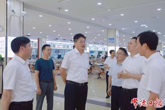 羅毅君在湖南文理學(xué)院調(diào)研