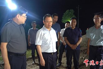 周振宇赴常德經開區(qū)、鼎城區(qū)督導險情處置工作