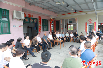 羅毅君在鼎城區(qū)謝家鋪鎮(zhèn)宣講黨的二十屆三中全會精神并開展調(diào)研